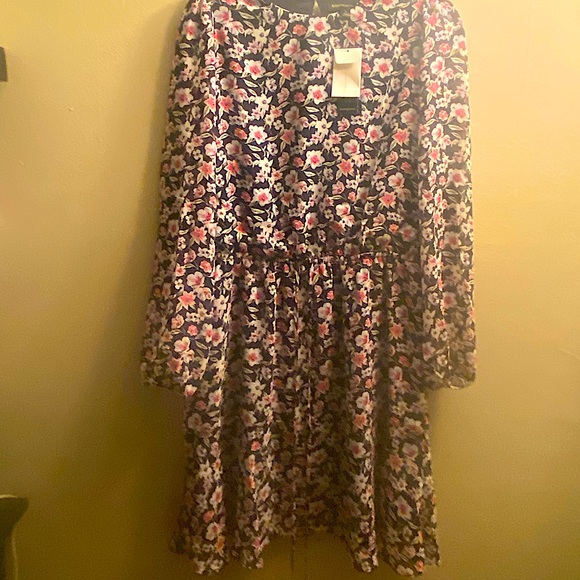 Banana Republic NEW WITH TAGS: Banana Republic Dress - Picture 5 of 7